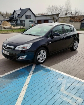 Opel Astra cena 18500 przebieg: 180000, rok produkcji 2011 z Siedlce małe 232